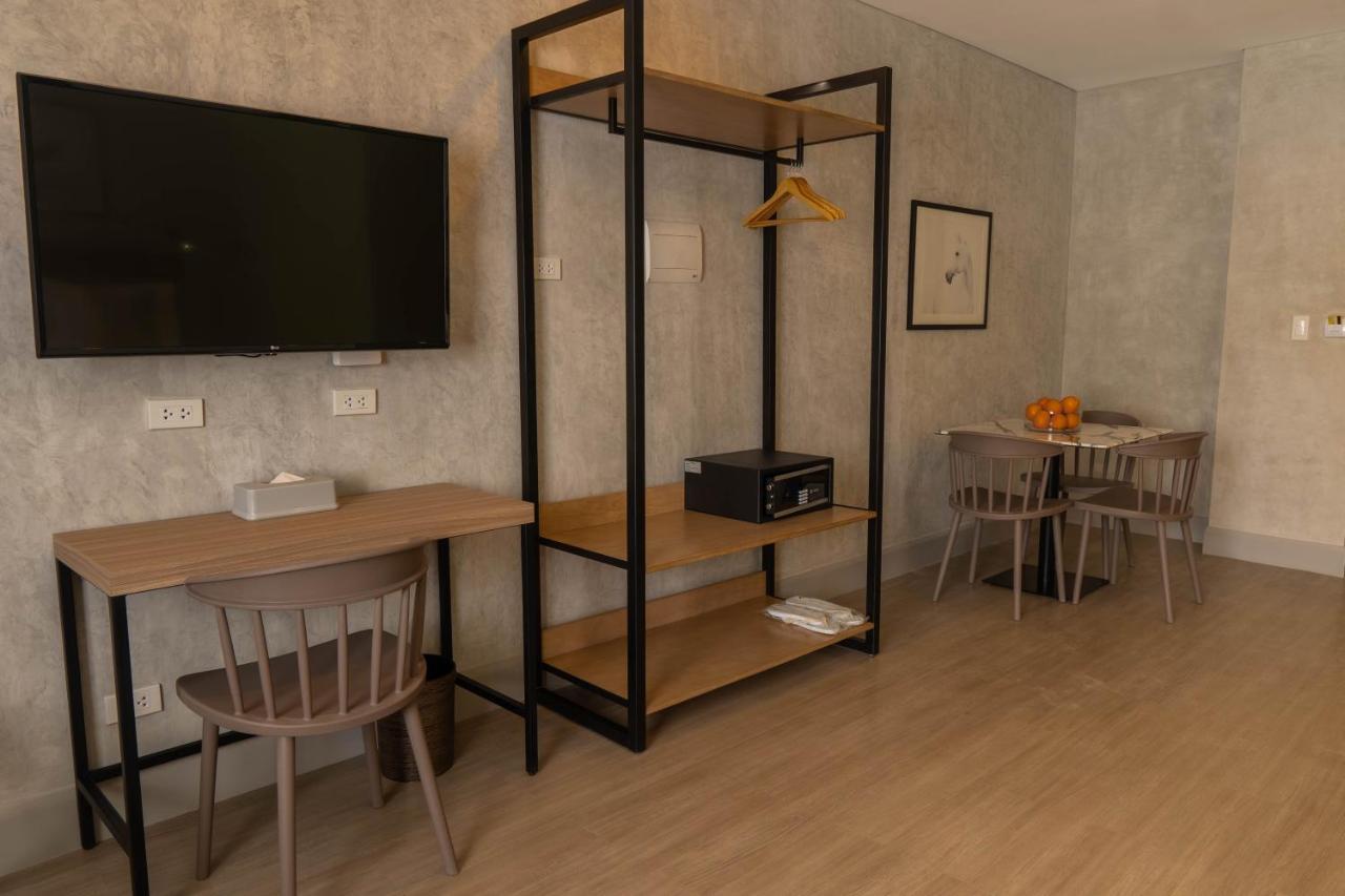Primeway Suites Cebu Buitenkant foto